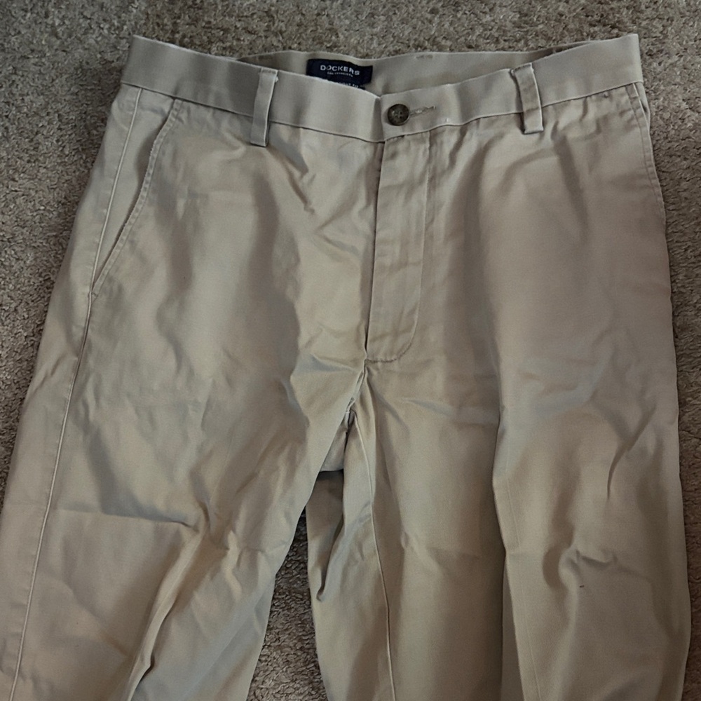 Dockers Men's Khaki Chinos - Light Beige